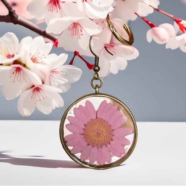 Boucles d'oreilles artisanales en résine, originales modernes avec fleurs ou inclusion cadeau à offrir pour elle accessoire de mode tendance