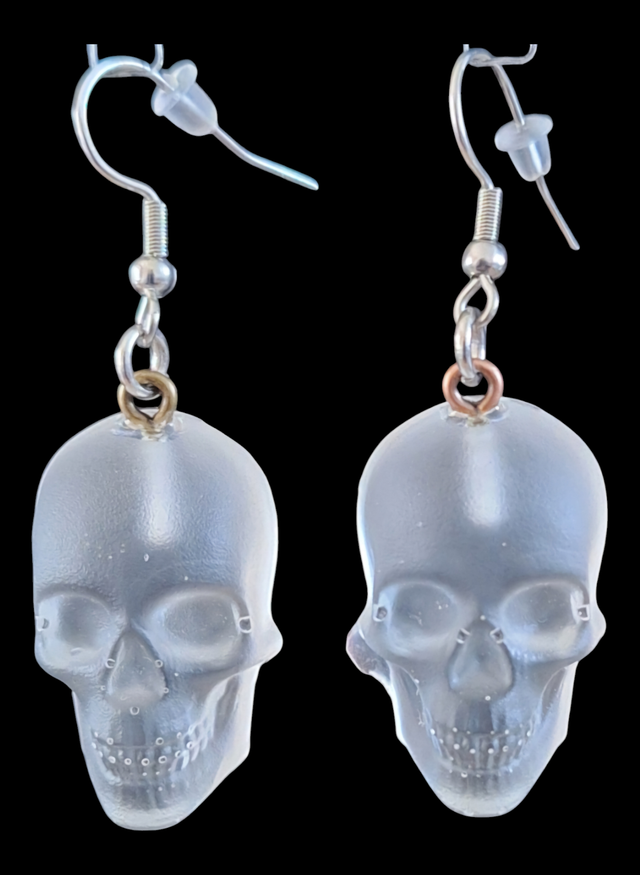 Boucles d’oreilles crâne en résine – Bijoux gothiques faits main