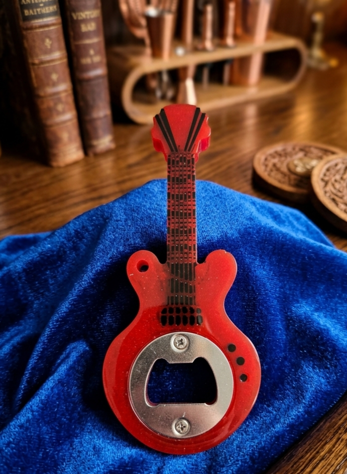 Décapsuleur "Guitare Rock" en Résine Artisanale – Rouge Électrique