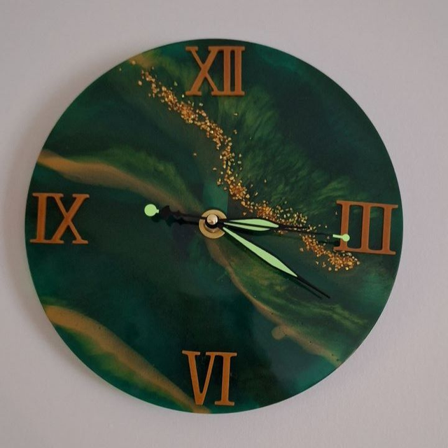 Horloge murale en résine époxy fabriquée artisanalement idée cadeau décoration intérieure