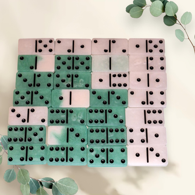 Jeu de Dominos en Résine Époxy dans sa boîte - Fait Main | Élégance et Originalité