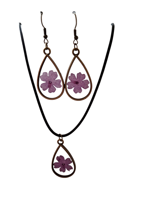 Parure élégante en résine époxy – Inclusion de fleurs séchées