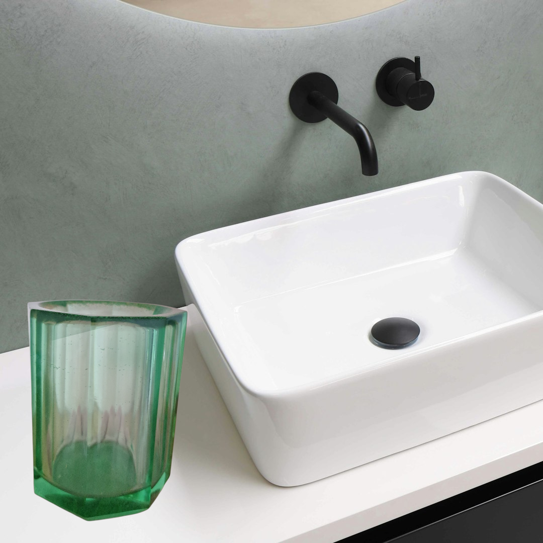 Distributeur de savon en résine époxy - Vert pailleté