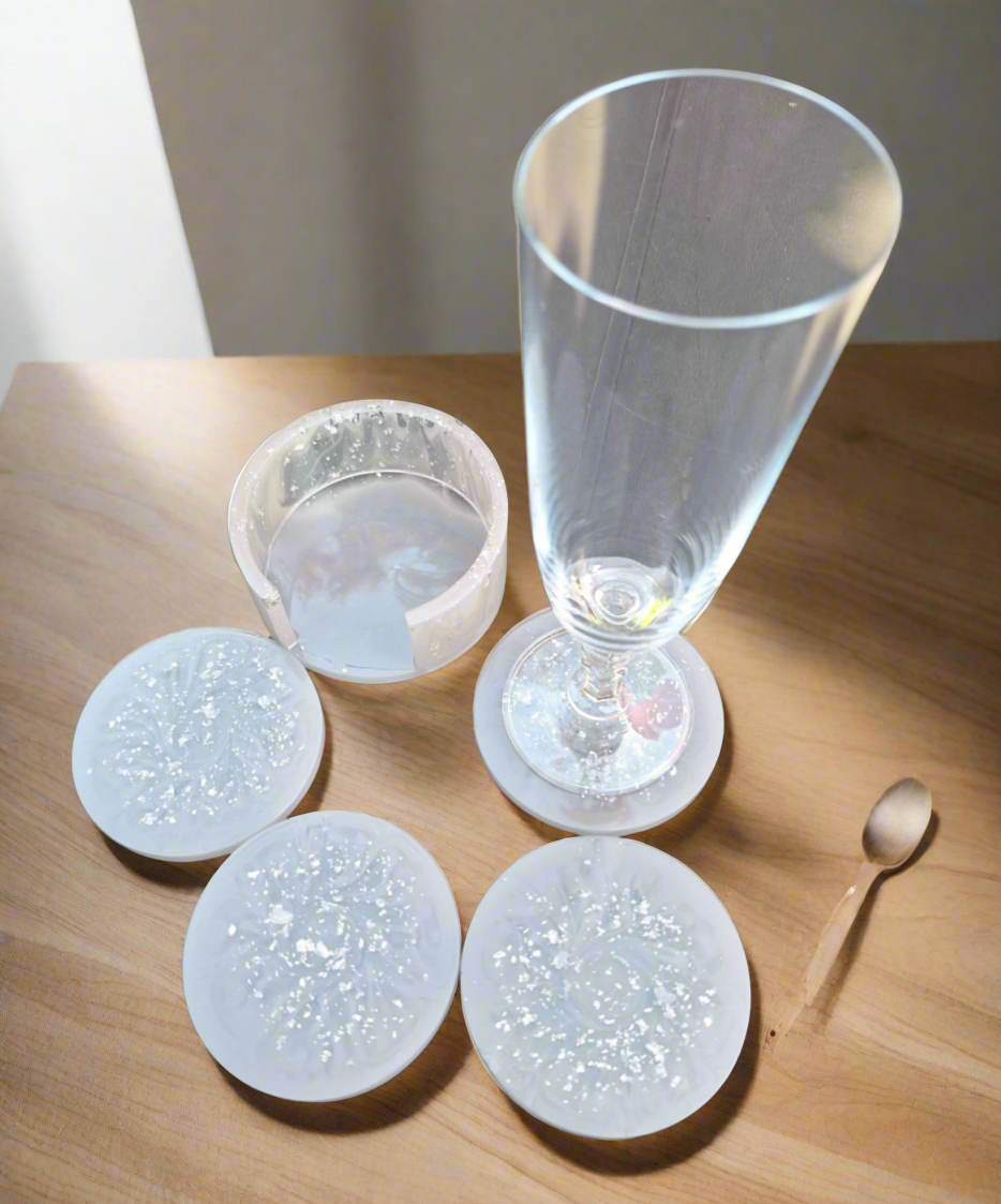 Dessous de verre en résine époxy gris scintillant – Élégance artisanale