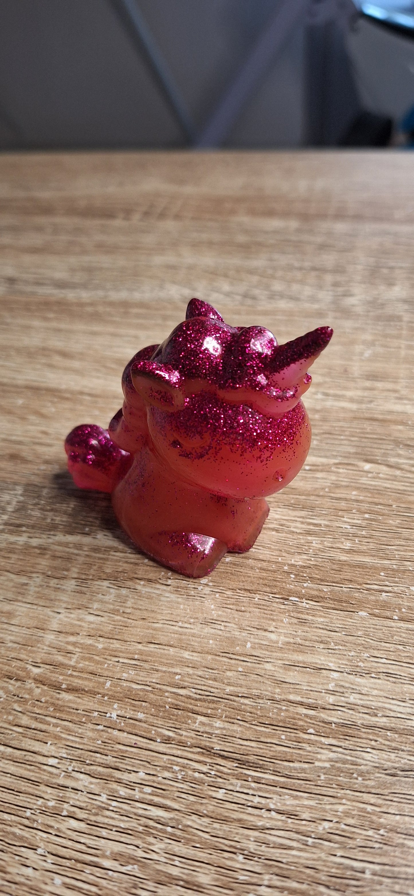 LUMINA – Mini licorne enchantée en résine