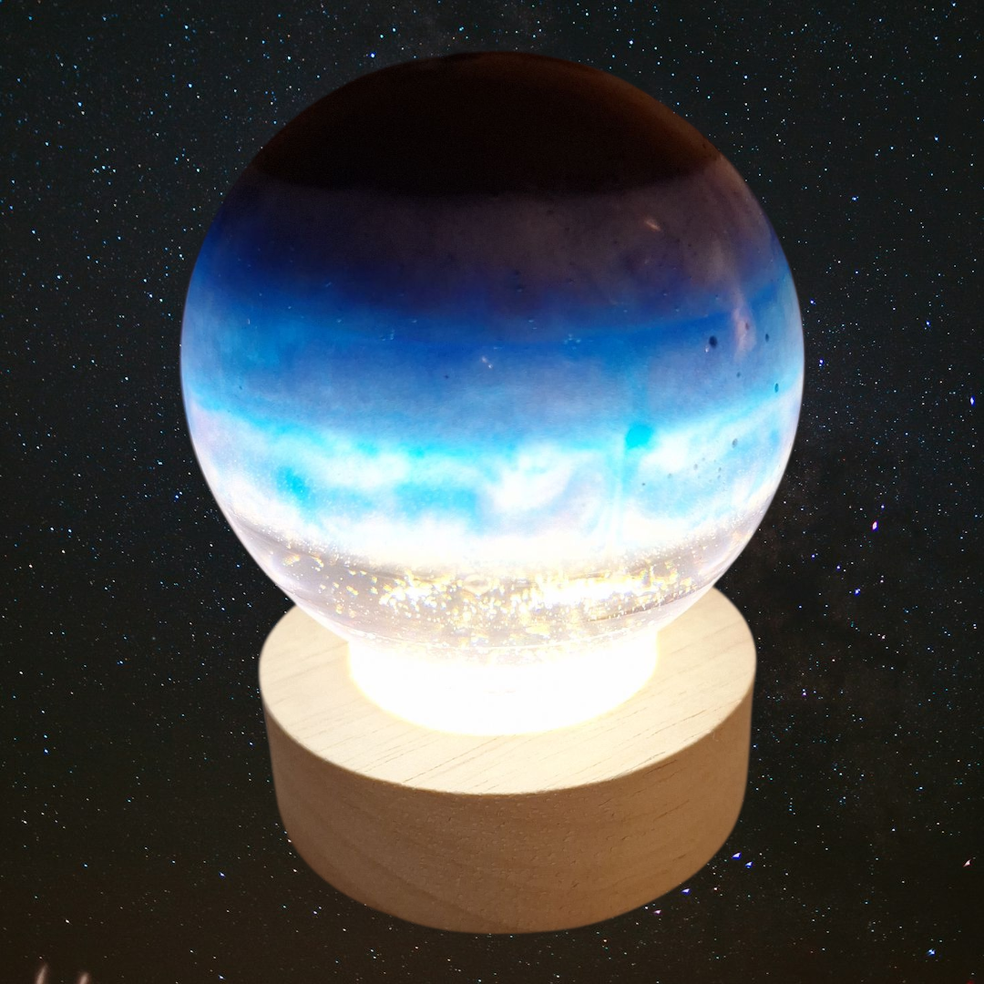 Sphère Lumineuse Céleste en Résine - Veilleuse Galaxie et Nébuleuse
