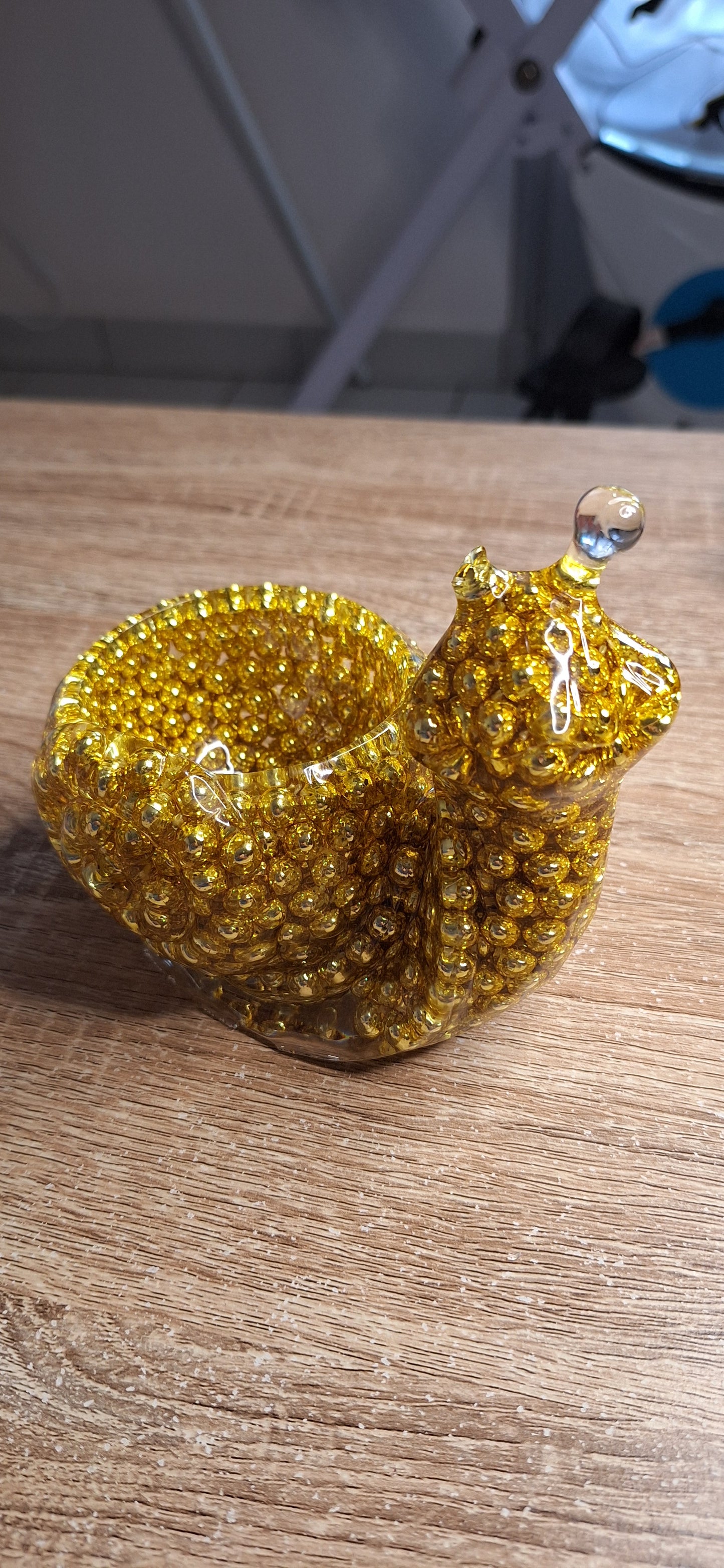 ORÉON – Escargot déco en résine dorée