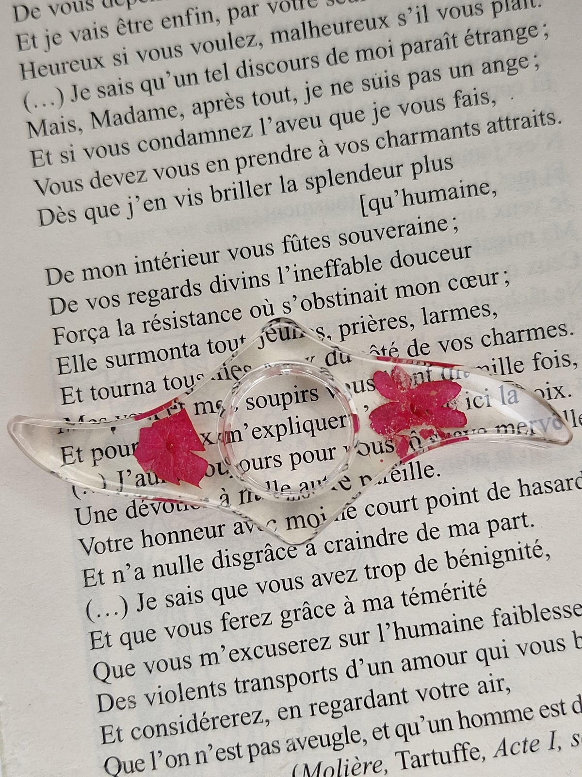 Bague de Lecture Porte-Page en Résine Époxy Transparente et Fleurs Séchées