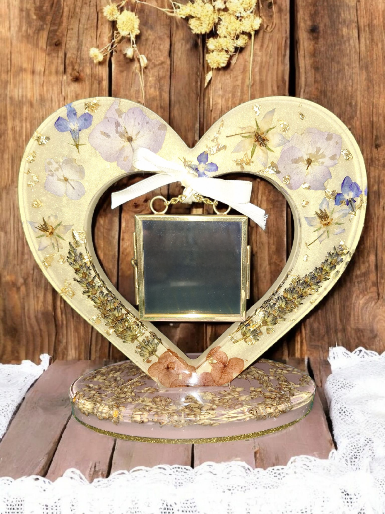 Cadre cœur en résine époxy avec fleurs séchées – Porte photo décoratif fait main