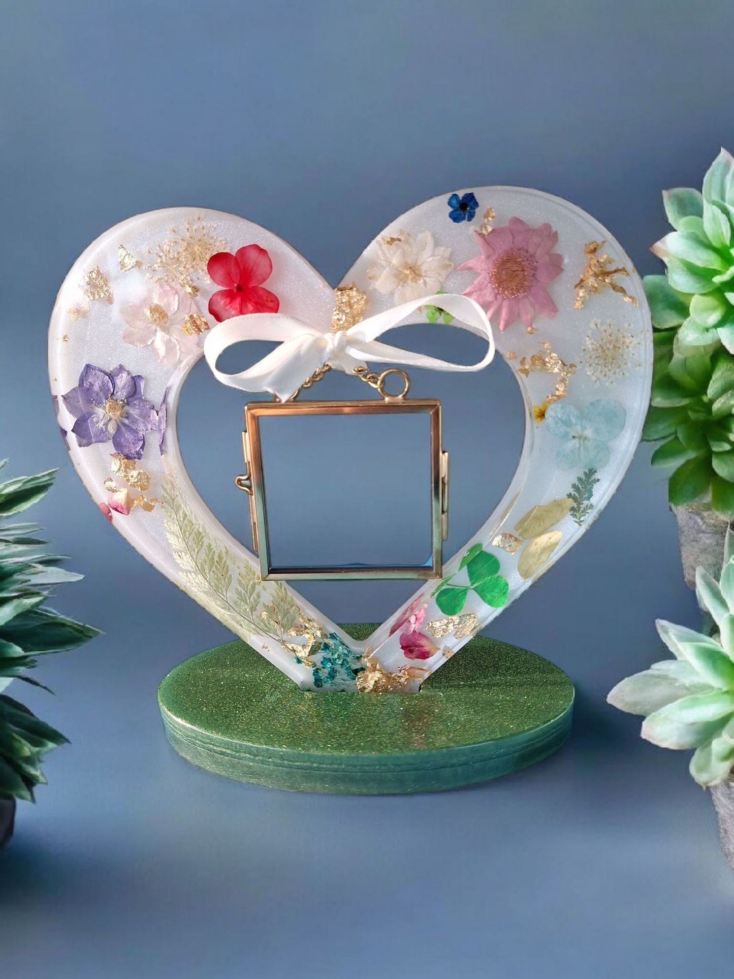 Cadre cœur en résine époxy avec fleurs séchées – Porte photo décoratif fait main