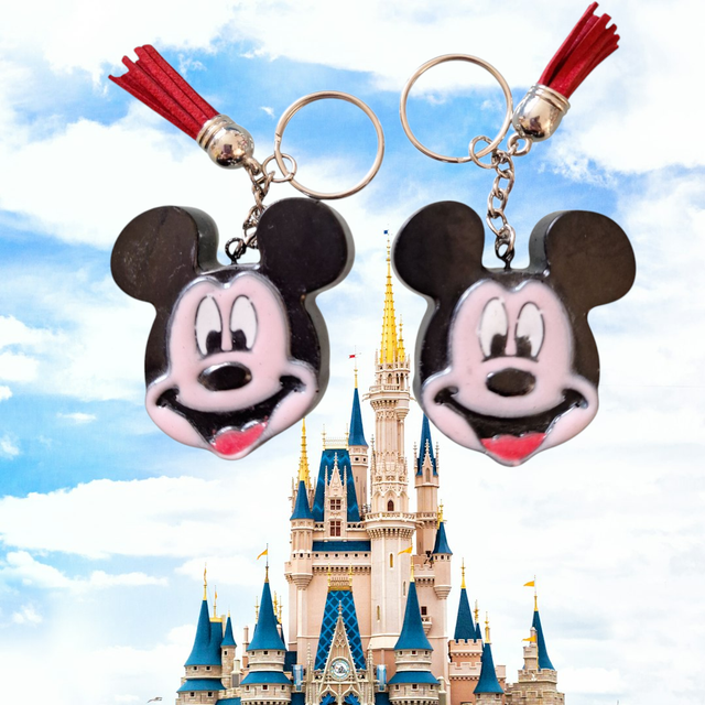 Porte-Clés Tête de Souris Célèbre (Inspiré de Mickey) avec Pompon Rouge🏰