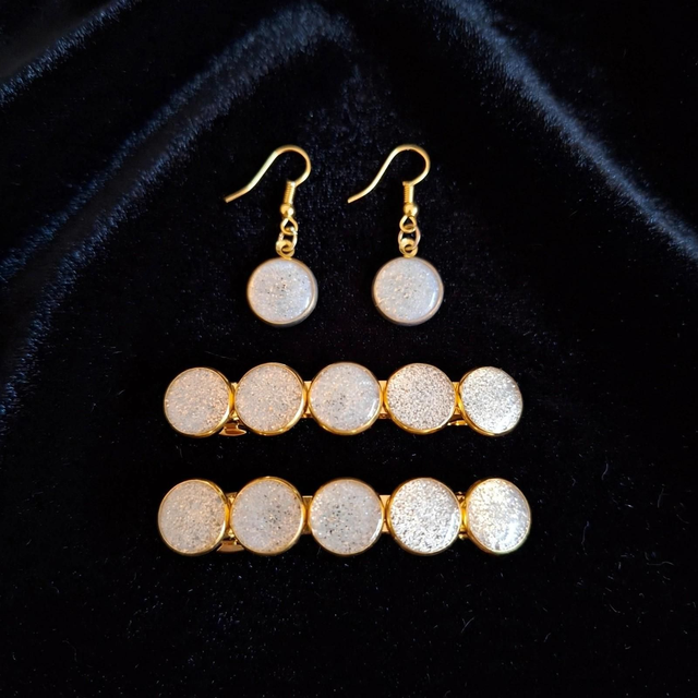 Parure Boucles d'Oreilles + Barrette Pailletée Dorée - Fait Main - idée cadeau pour elle