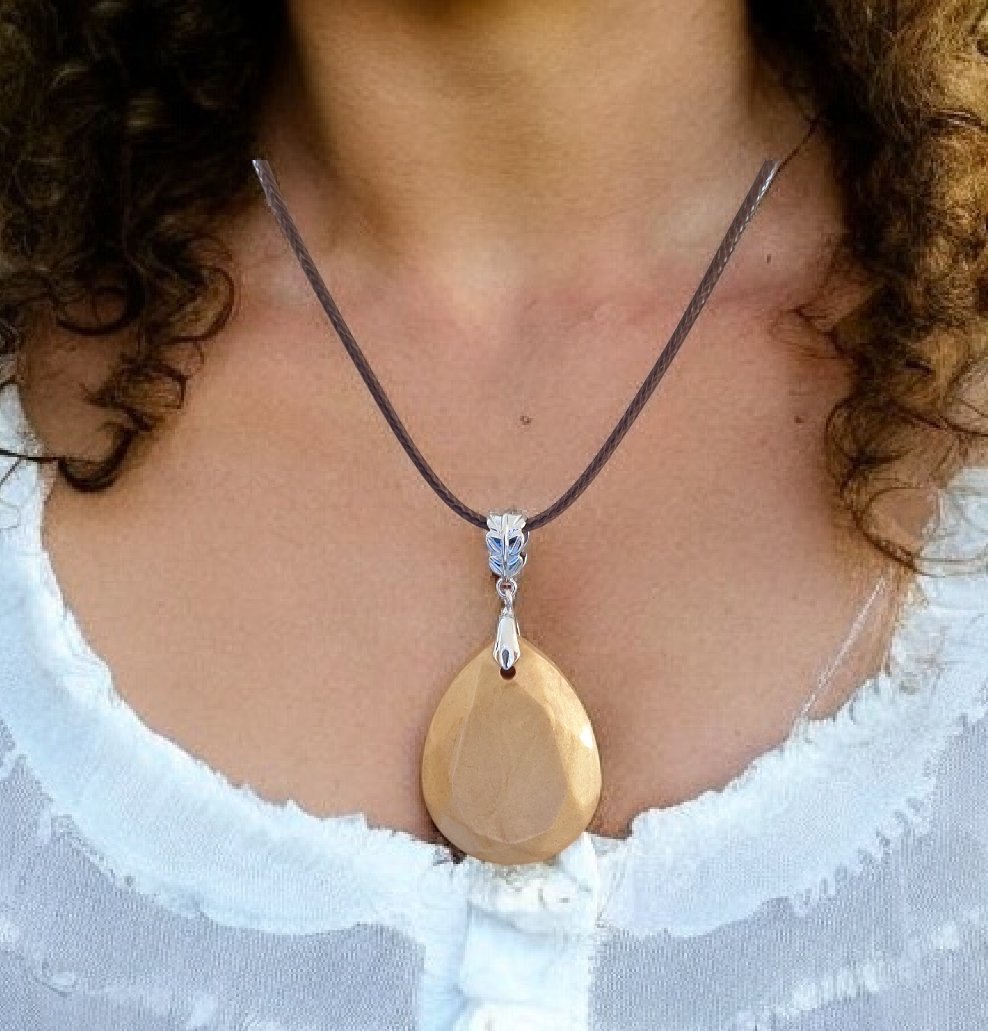 Pendentif Goutte Artisanal en Résine Beige Doré et Poudre de Mica