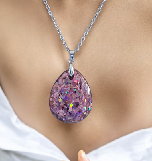 Pendentif goutte paillettes holographiques roses scintillant en résine époxy – Collier fait main