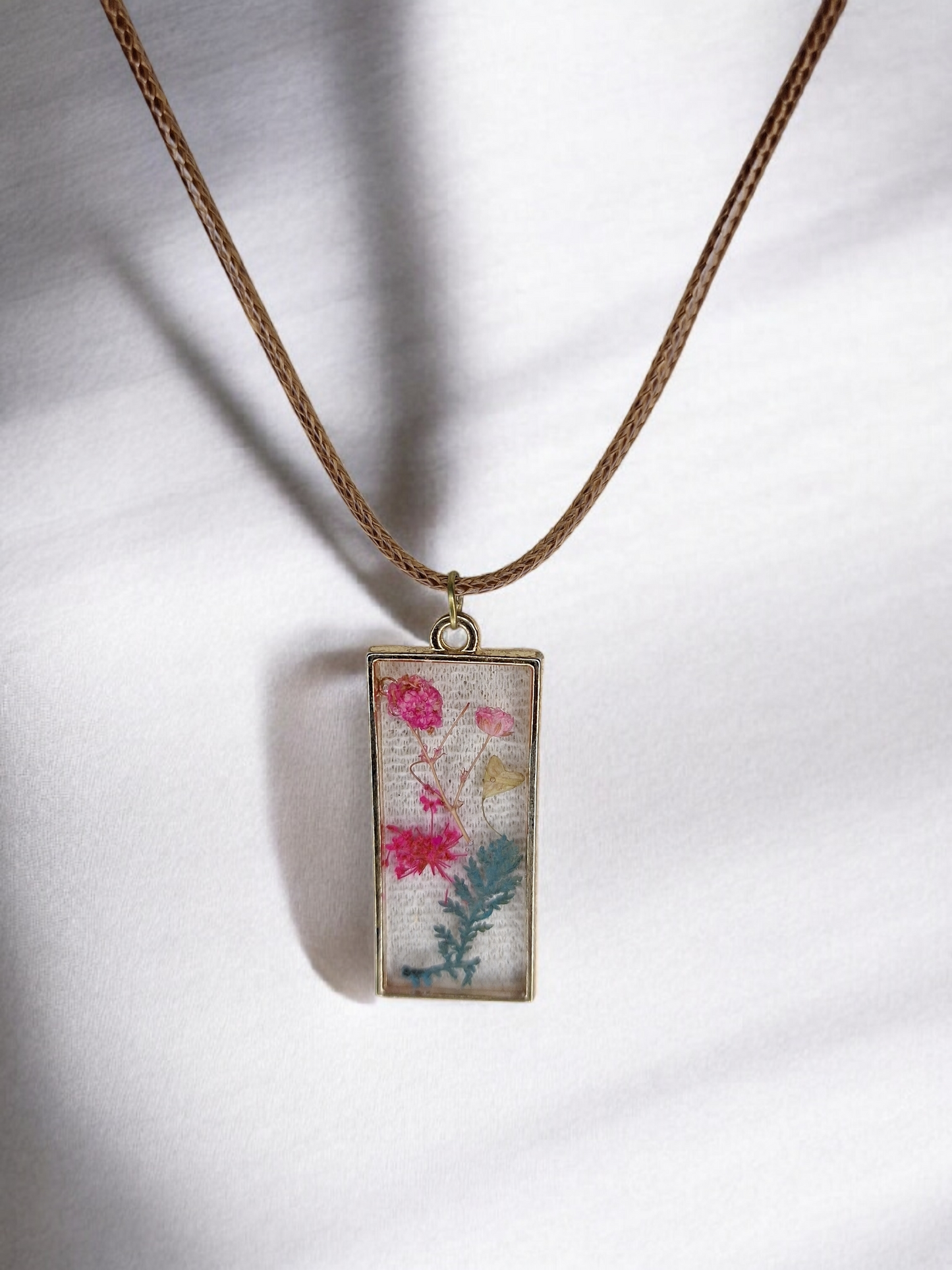 Sautoir Rectangulaire Botanique - Fleurs Sauvages Roses et Feuillage