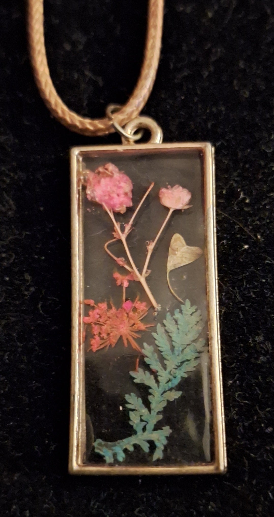 Sautoir Rectangulaire Botanique - Fleurs Sauvages Roses et Feuillage