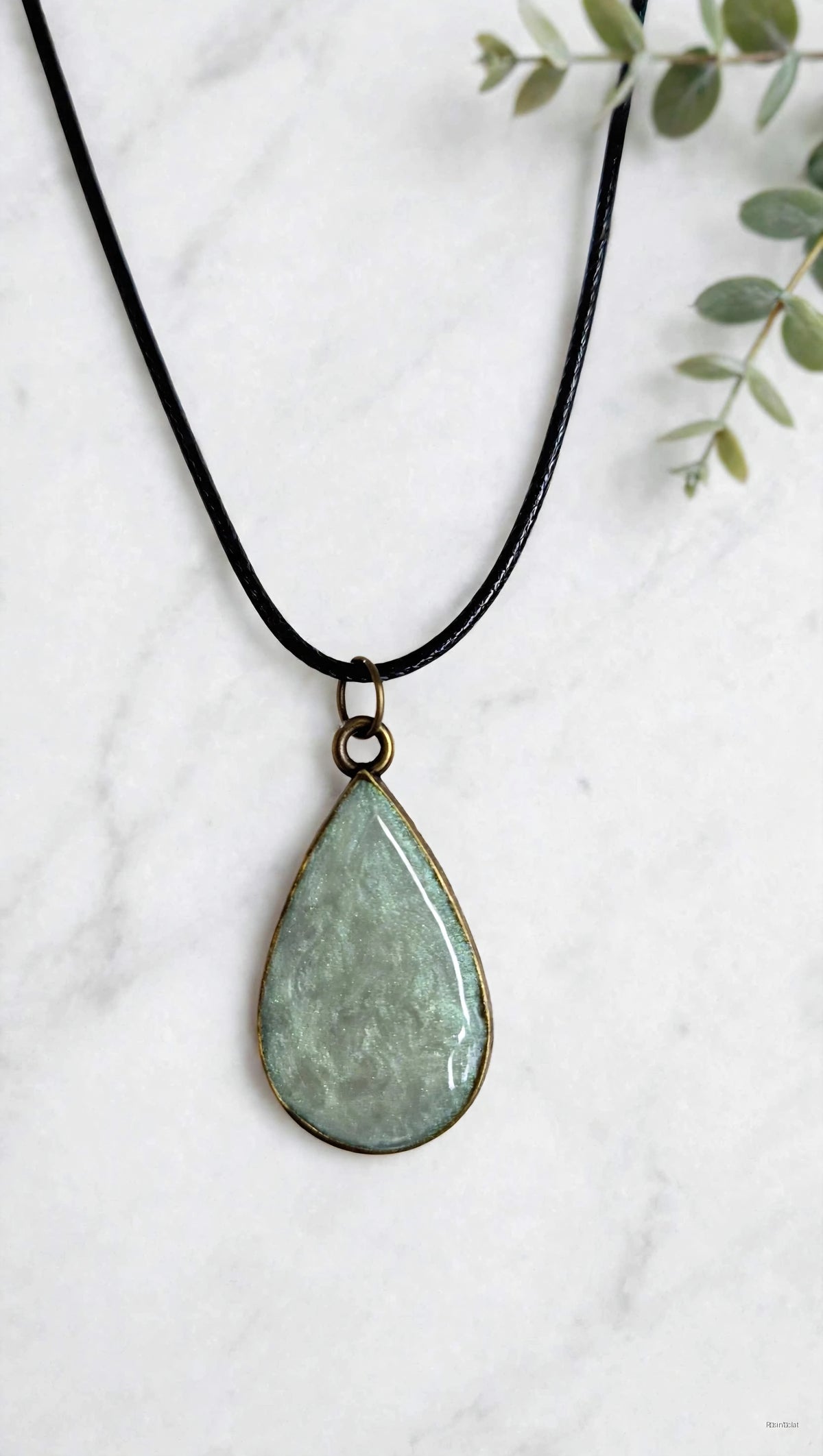 Collection Éclat - Collier Pendentif en Résine UV Starry Sky - Fait Main