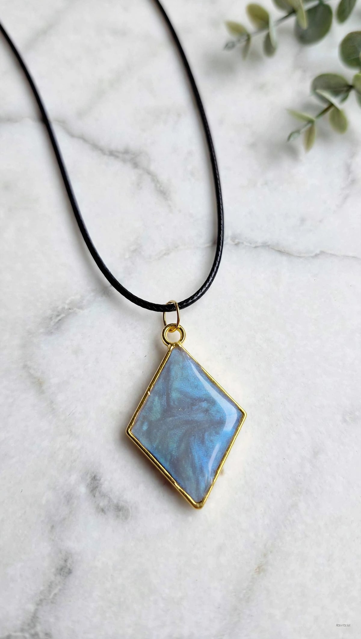 Collection Éclat - Collier Pendentif en Résine UV Starry Sky - Fait Main