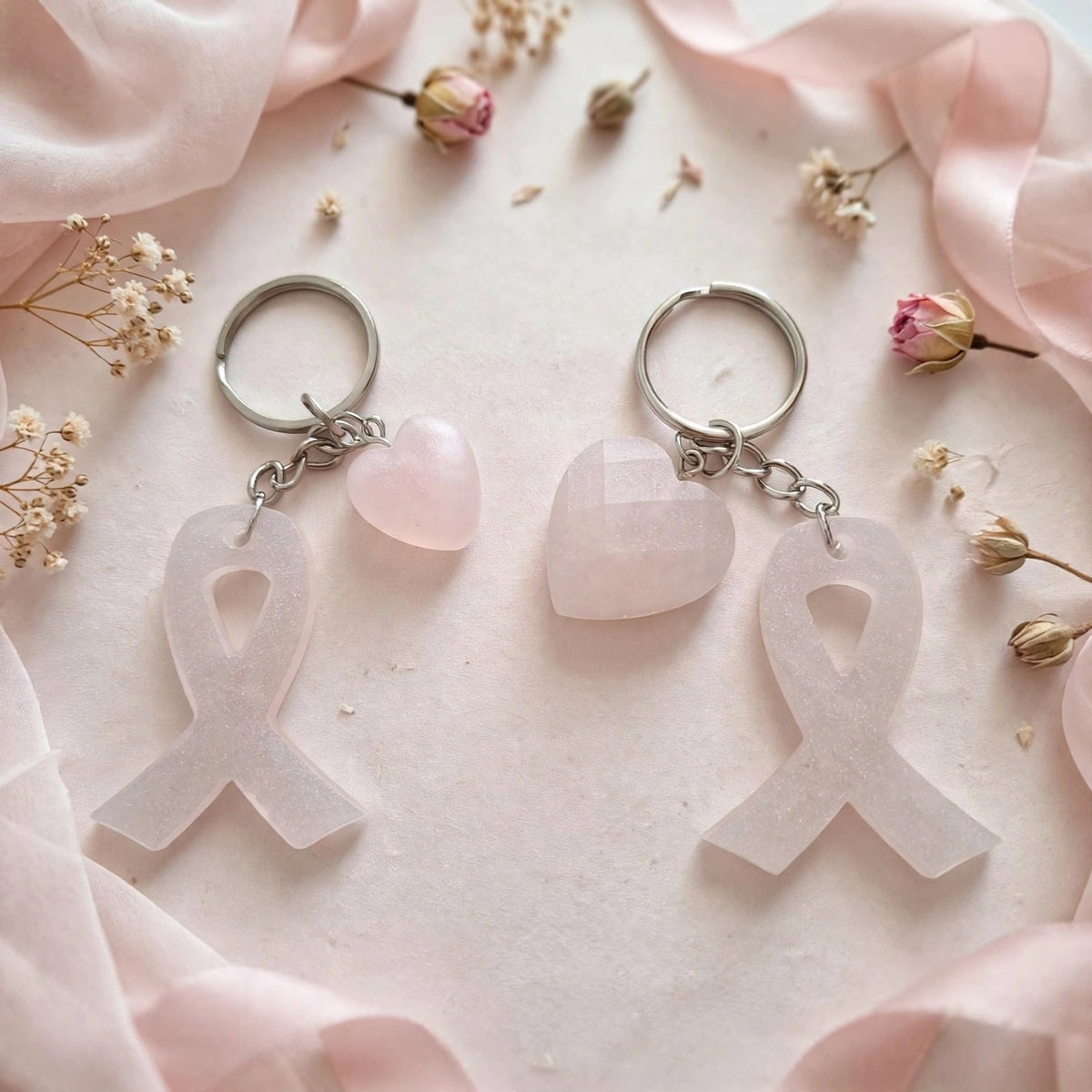 Porte-clé Ruban Rose Nacre - Octobre Rose - 2 Variantes Cœur - Résine