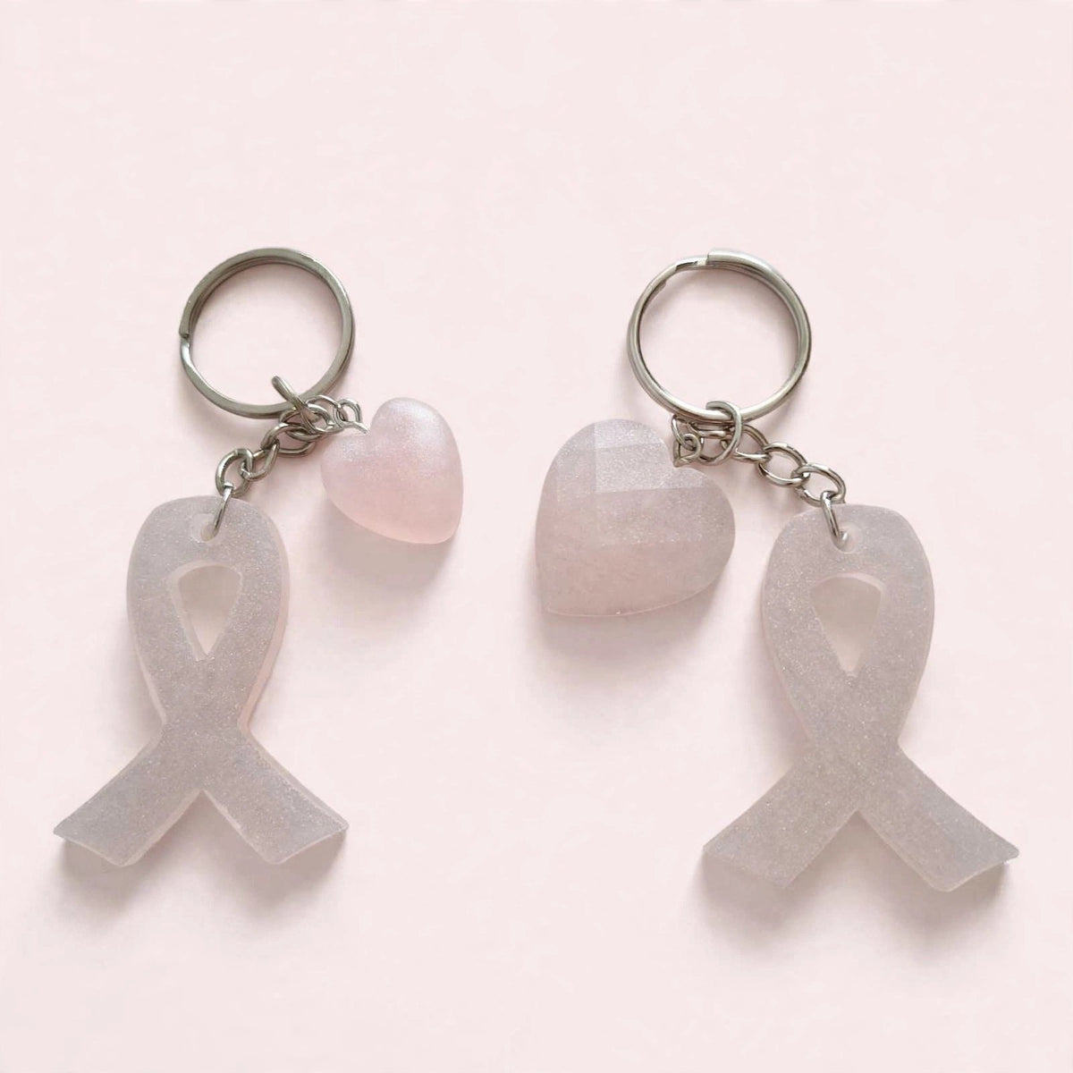 Porte-clé Ruban Rose Nacre - Octobre Rose - 2 Variantes Cœur - Résine