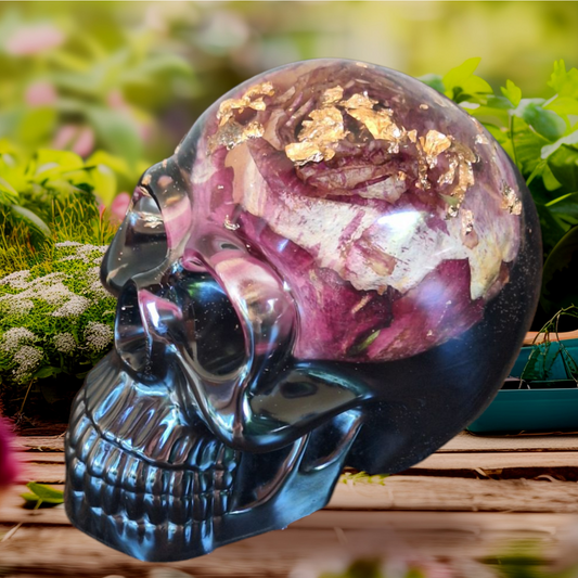 Skull tête de mort crâne résine transparente fabrication artisanale fleurs naturelles séchées intégrées décoration gothique idées cadeaux presse papier