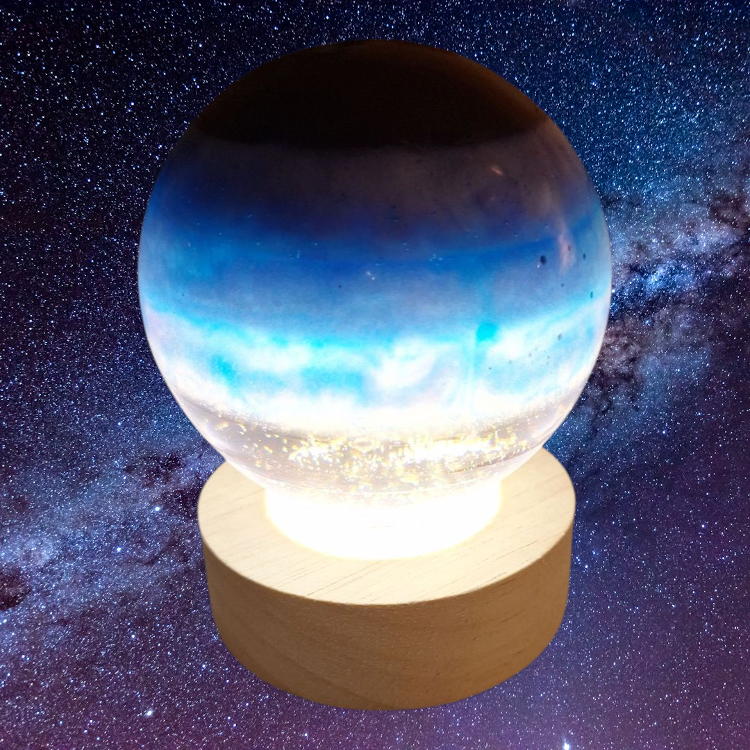 Sphère Lumineuse Céleste en Résine - Veilleuse Galaxie et Nébuleuse