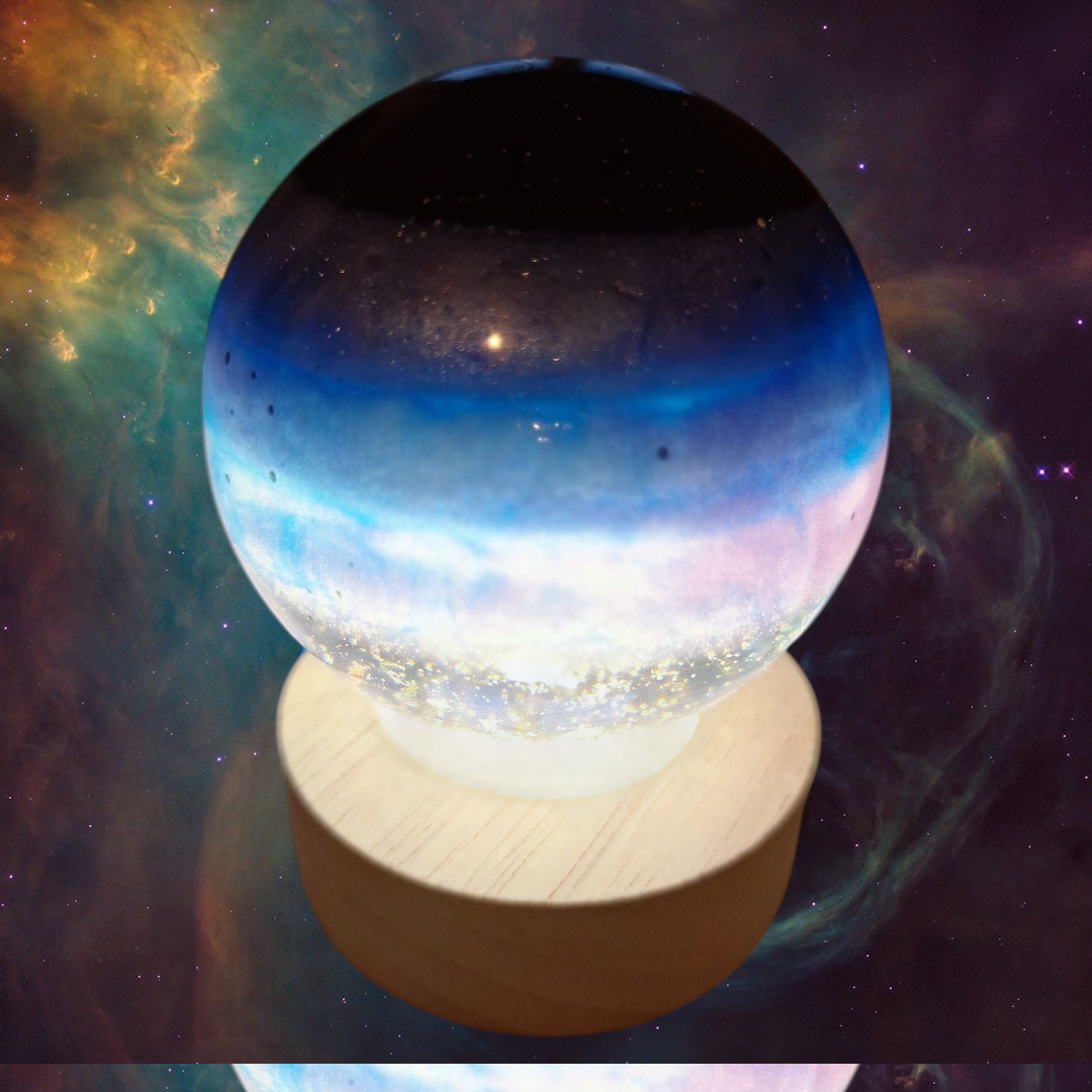 Sphère Lumineuse Céleste en Résine - Veilleuse Galaxie et Nébuleuse