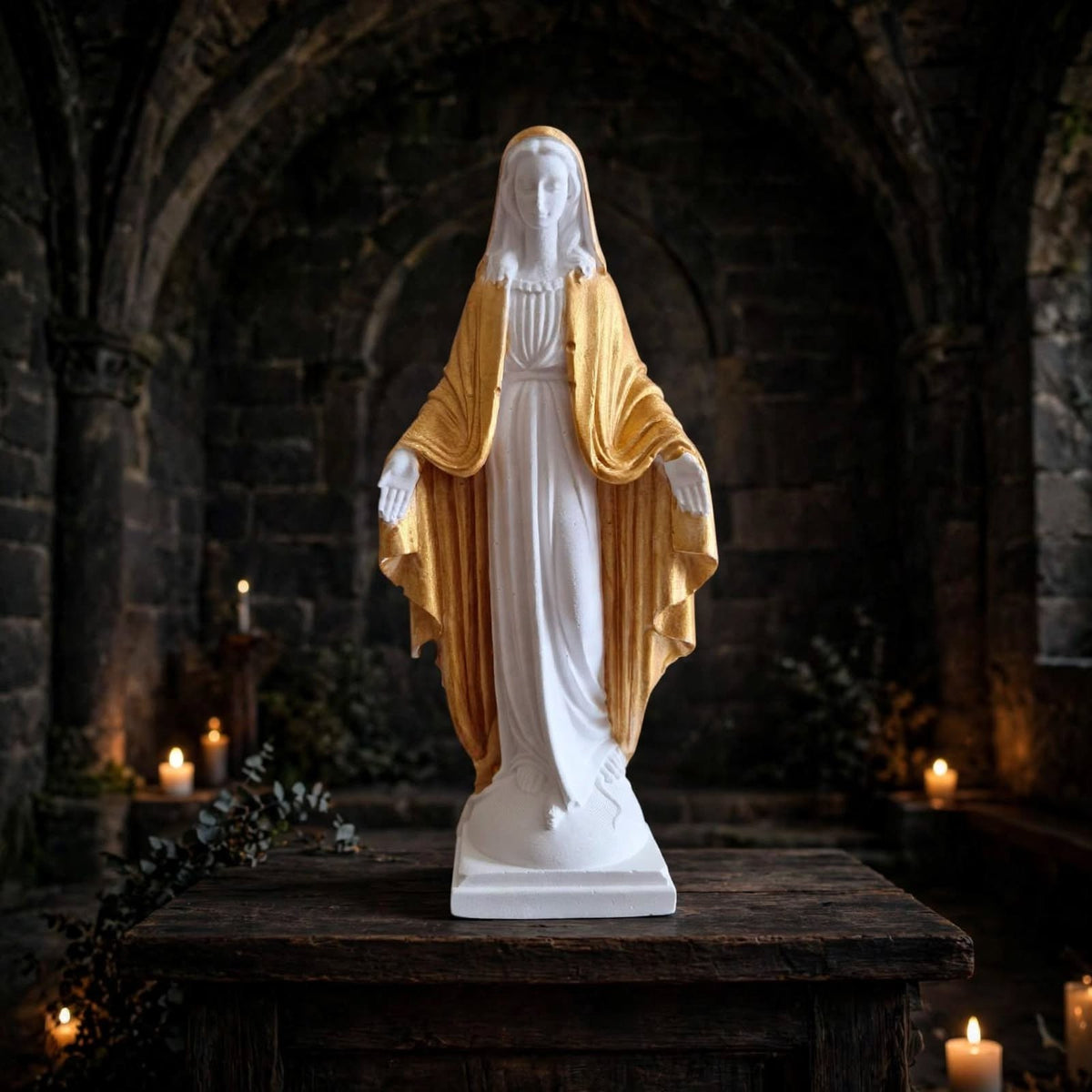 Statue de la Vierge Marie en Résine Naturelle et Or (13 cm) – Création Spirituelle Écoresponsable