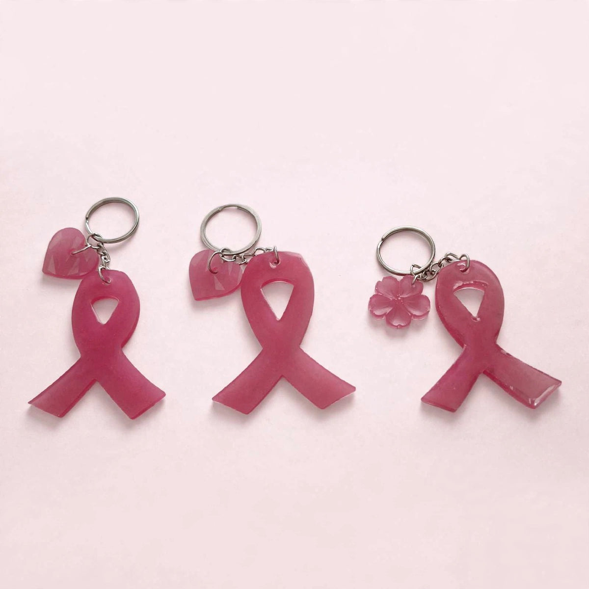 Porte-clé Ruban Rose - Octobre Rose - Résine Fait Main - Cœur ou Fleur